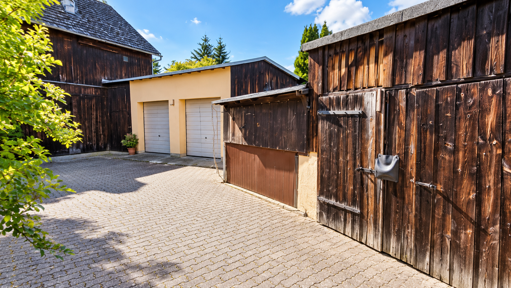 03_Innenhof_Nebengebaeude