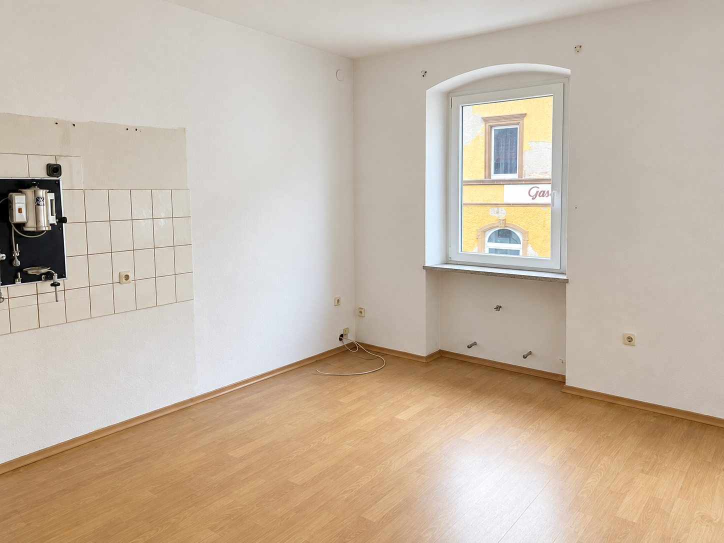 03_raum_rundbogenfenster